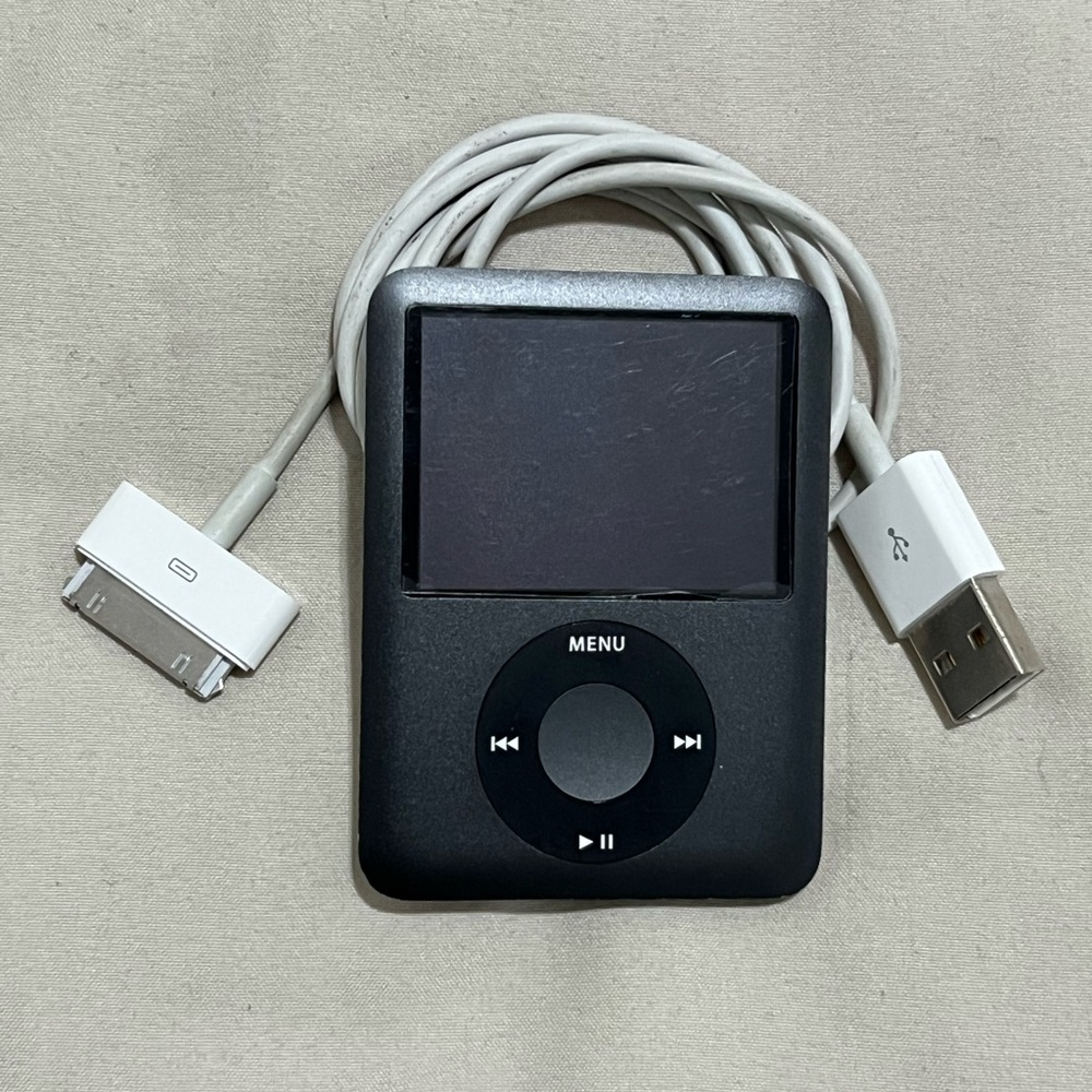 Apple Black and White Digital Media Receiver